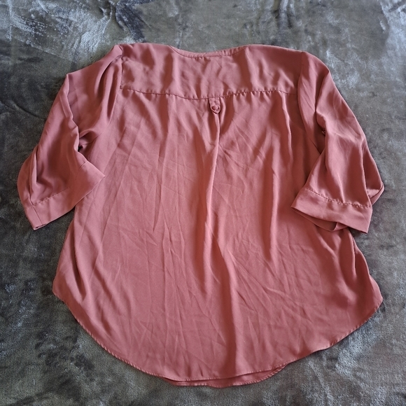 Torrid Harper women's size 2 blouse with convertible sleeves. 2 chest pockets - Picture 5 of 7